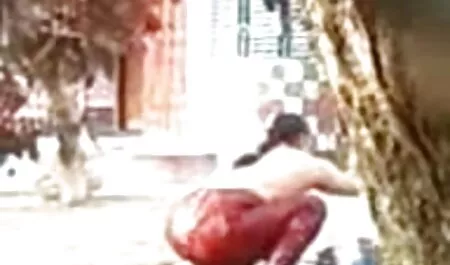 एक प्यारा चोदने की फुल मूवी बच्चा एक सनकी आदमी के सामने शॉर्ट शॉर्ट्स नहीं लेता है और इसलिए धीरे से अपने डिक को गुलाबी जीभ से सहलाता है, एक दो मिनट के बाद वह एक बड़ी और गहरी गांड में जोर से दबाता है