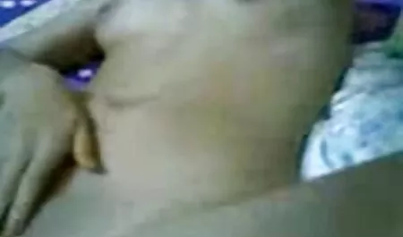 गोरा फ़ोटोग्राफ़र ने सेक्स पिक्चर फुल मूवी लड़के के सामने अपने पैर फैला दिए