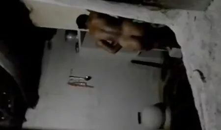 दोस्त ने कुतिया के लिए एक प्लेट लगाई ताकि वह उसके गले को चोदने के बाद बोले भोजपुरी सेक्सी हिंदी मूवी